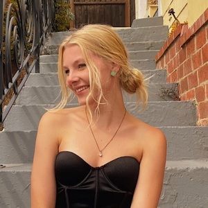 Meet your Posher, Annabel